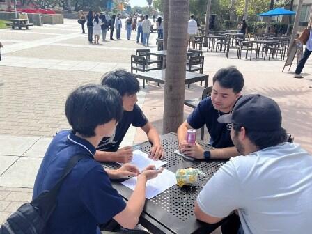 02-2025.09.15 (4) UCSBの学生へインタビュー.jpg