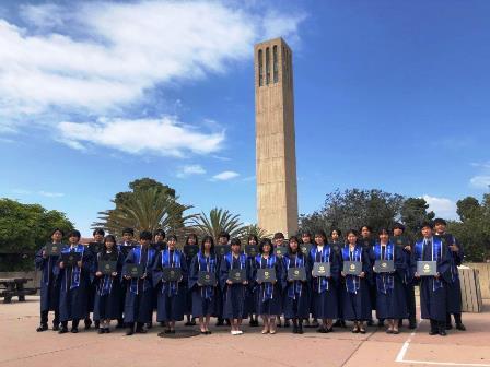 2023.09.22 (37) Graduation Photo Stork Tower前.jpg