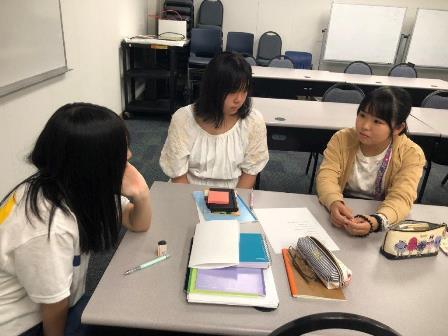 2023.07.10 (12) Class 1 Reading & Vocabulary 登場人物について意見交換.jpg