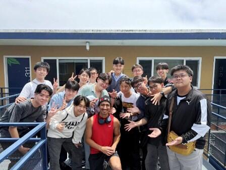 2026.06.2301 寮見学 Assiaant Studentの方にご挨拶.jpg