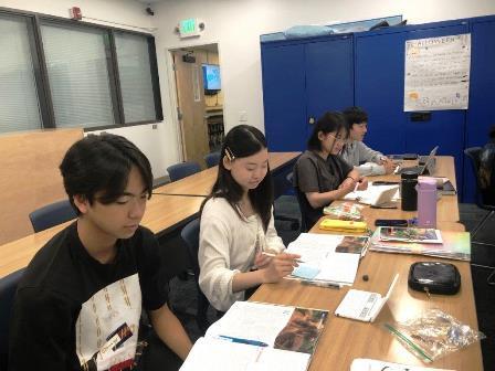 2023.09.07 (2) Class 2 Reading & Vocabulary 意味を推測する力も身についています.jpg