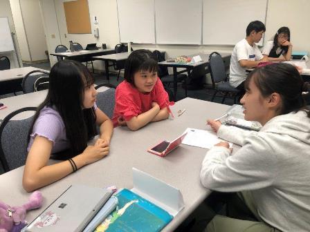 2023.07.03 (13) Reading & Vocabulary Class1 グループワーク 共通点を探しています.jpg