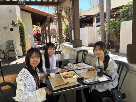 2026.07.03-0410 (4) Burger屋さんでひと休み.jpg