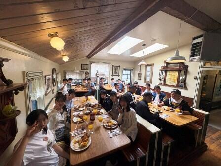 2026.06.2303 Summerland Beach Cafeにて朝食.jpg