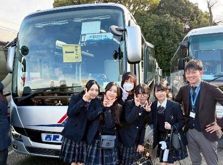 07添乗員さん・バスガイドさんとともに.jpeg