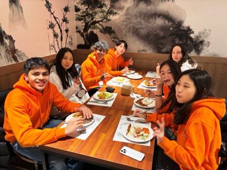 8. たくさん歩いたあとはたくさん食べました！（中）.jpeg