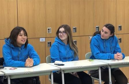 8. 一生懸命英語で話します！.jpeg