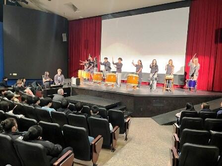 04260221 4. 日本語クラスのケイト生の発表.jpg