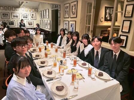 2026.02.25 (8) 高級ステーキハウスで優雅に（C）.jpg