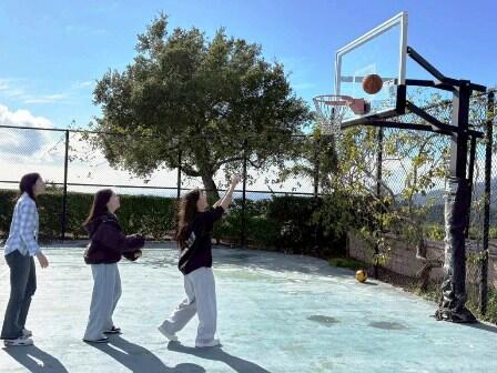 260220 5. 大自然の中で体を動かしました.jpg