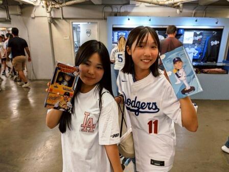 6. 佐々木朗希選手の首振り人形をゲット！（中）.jpeg