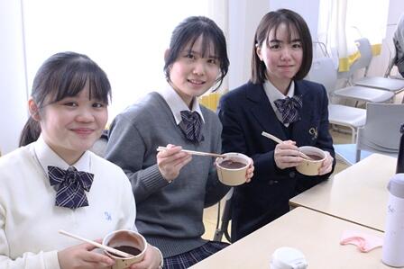 08お汁粉お汁粉 食べている②.JPG