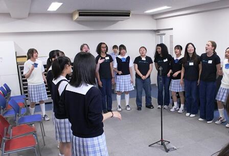 Yale08 glee.JPG